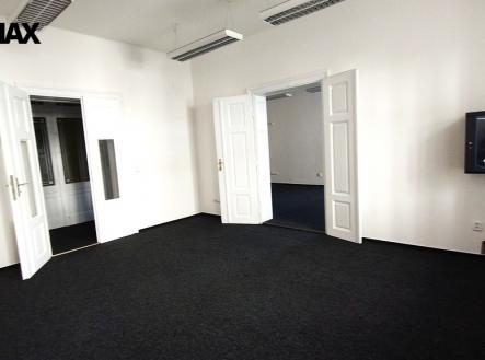 Pronájem kanceláře, 85 m²