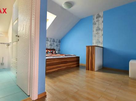 +420 739 604 767 I www.vaclavadamcik.cz I vaclav.adamcik@re-max.cz