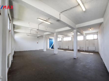 Pronájem skladovací prostor, 100 m²