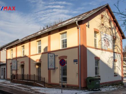 Pronájem - kanceláře, 198 m²
