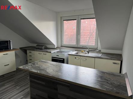 +420 604 191 744 I denisa.myslivcova@re-max.cz