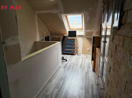 +420 604 191 744 I denisa.myslivcova@re-max.cz