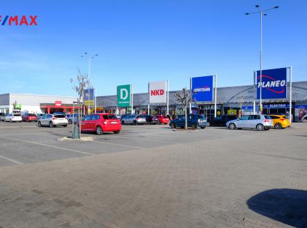 Pronájem - obchodní prostor, 224 m²
