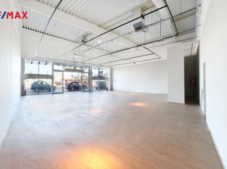 Pronájem - obchodní prostor, 224 m²