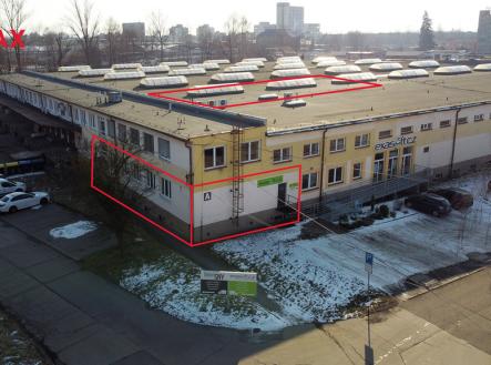 Pronájem - skladovací prostor, 990 m²