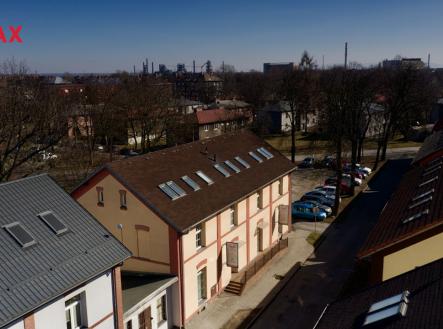 Pronájem - kanceláře, 340 m²