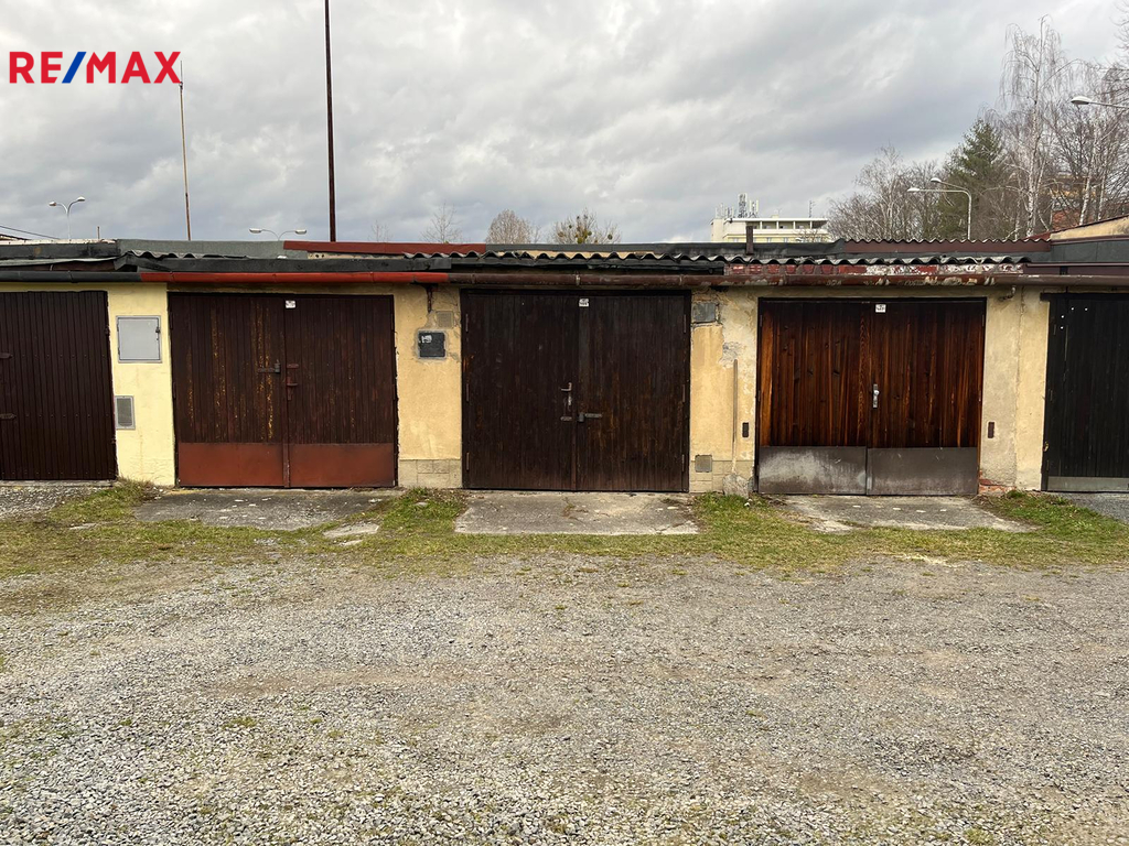 +420 739 604 767 I www.vaclavadamcik.cz I vaclav.adamcik@re-max.cz