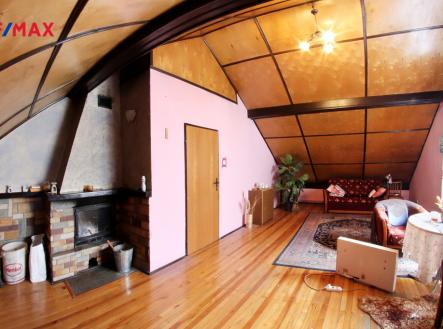 +420 604 191 744 I denisa.myslivcova@re-max.cz