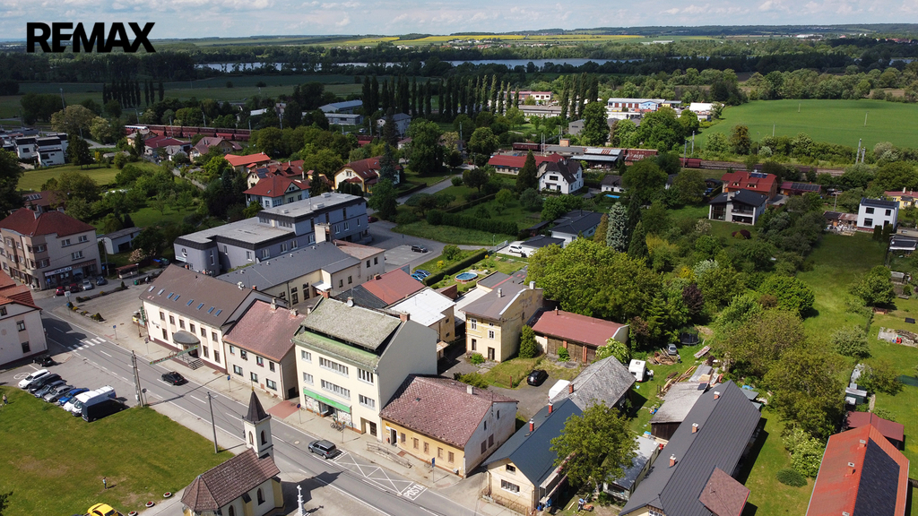 +420 739 604 767 I www.vaclavadamcik.cz I vaclav.adamcik@re-max.cz