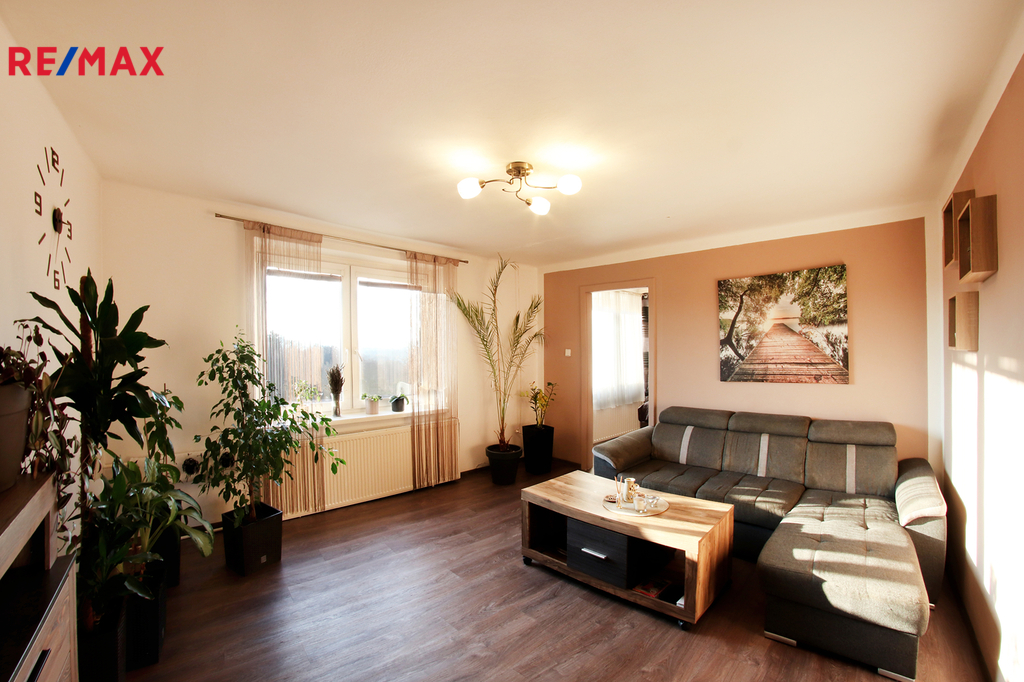 +420 776 335 999, ladislav.urbancik@re-max.cz