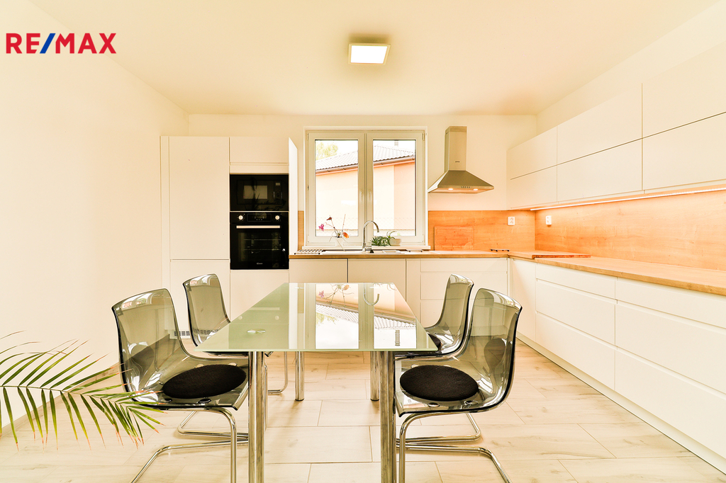 +420 739 604 767 I www.vaclavadamcik.cz I vaclav.adamcik@re-max.cz