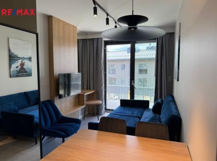 +420 776 335 999, ladislav.urbancik@re-max.cz
