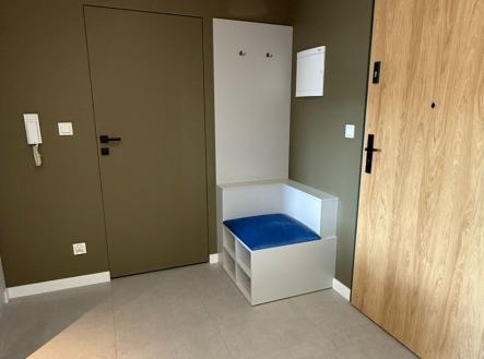 +420 776 335 999, ladislav.urbancik@re-max.cz