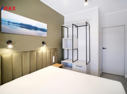 +420 776 335 999, ladislav.urbancik@re-max.cz