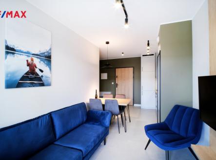 +420 776 335 999, ladislav.urbancik@re-max.cz