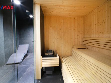 +420 776 335 999, ladislav.urbancik@re-max.cz