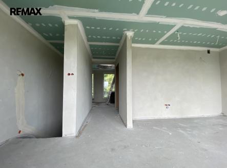 +420 776 335 999, ladislav.urbancik@re-max.cz