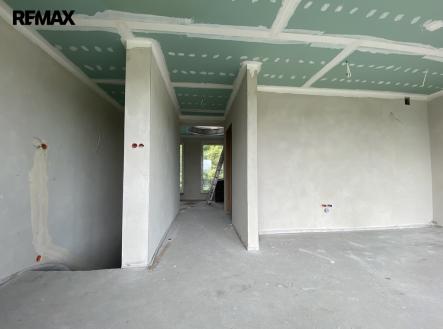 +420 776 335 999, ladislav.urbancik@re-max.cz