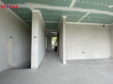 +420 776 335 999, ladislav.urbancik@re-max.cz
