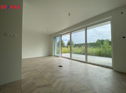 +420 776 335 999, ladislav.urbancik@re-max.cz