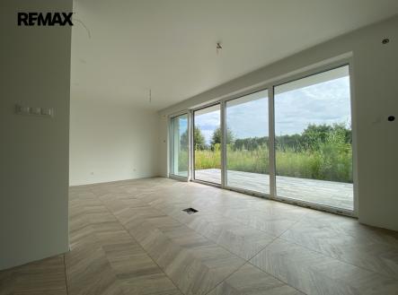 +420 776 335 999, ladislav.urbancik@re-max.cz