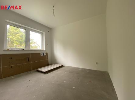 +420 776 335 999, ladislav.urbancik@re-max.cz