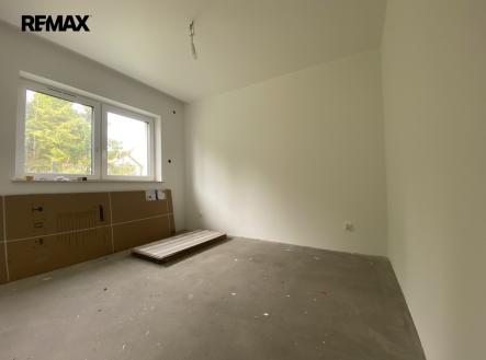 +420 776 335 999, ladislav.urbancik@re-max.cz