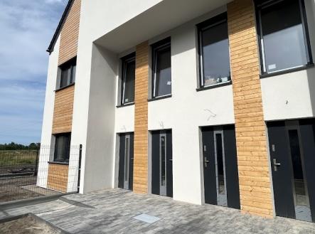 +420 776 335 999, ladislav.urbancik@re-max.cz