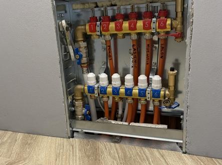 +420 776 335 999, ladislav.urbancik@re-max.cz