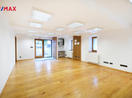 Pronájem kanceláře, 77 m²