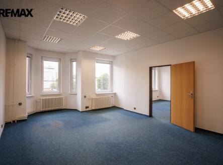 Pronájem kanceláře, 73 m²