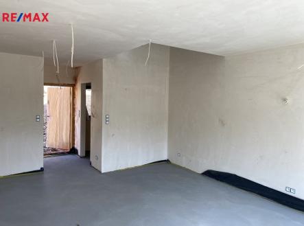 +420 776 335 999, ladislav.urbancik@re-max.cz