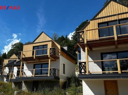 +420 776 335 999, ladislav.urbancik@re-max.cz