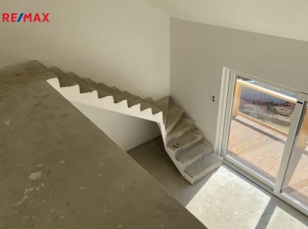 +420 776 335 999, ladislav.urbancik@re-max.cz