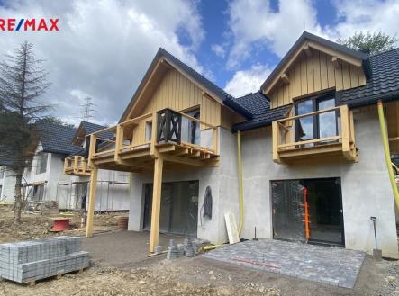 +420 776 335 999, ladislav.urbancik@re-max.cz