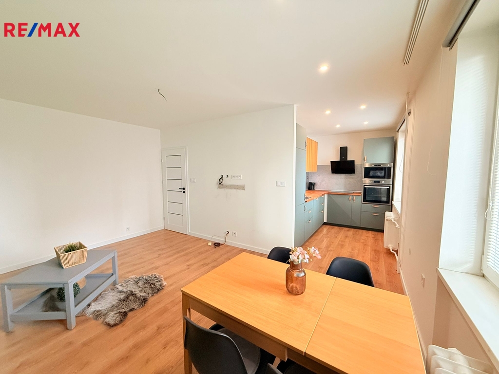 +420 604 191 744 I denisa.myslivcova@re-max.cz