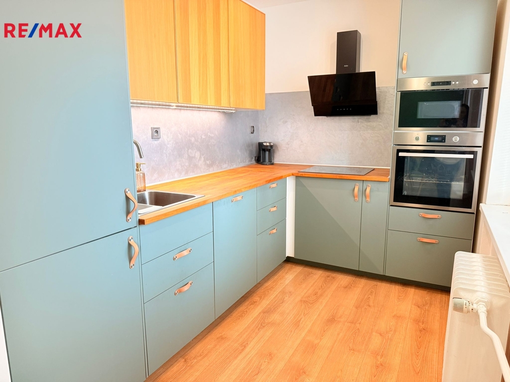 +420 604 191 744 I denisa.myslivcova@re-max.cz