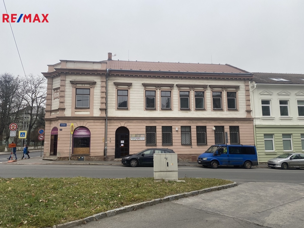 +420 776 335 999, ladislav.urbancik@re-max.cz