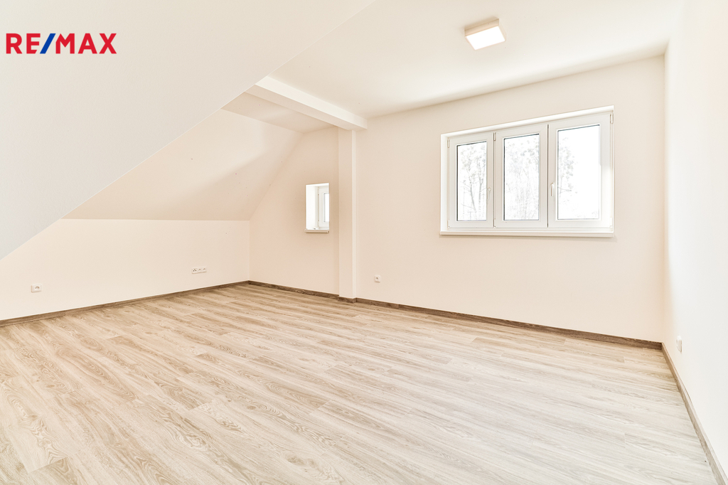 +420 739 604 767 I www.vaclavadamcik.cz I vaclav.adamcik@re-max.cz I pronájem bytu 3+kk Kaňovice