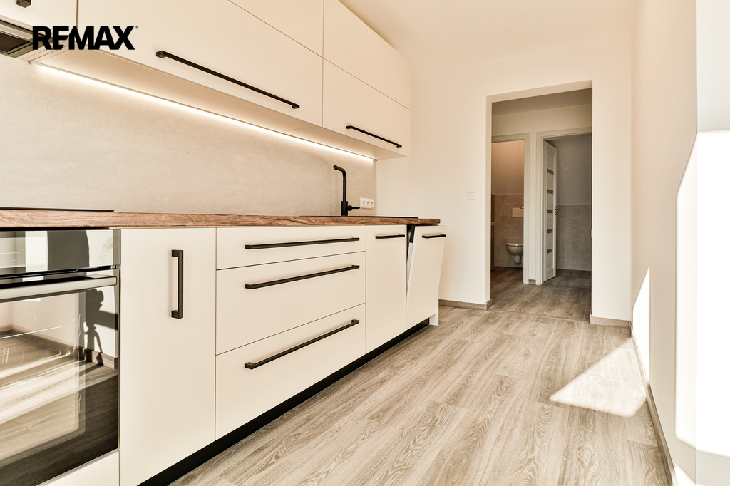 +420 739 604 767 I www.vaclavadamcik.cz I vaclav.adamcik@re-max.cz I pronájem bytu 3+kk Kaňovice