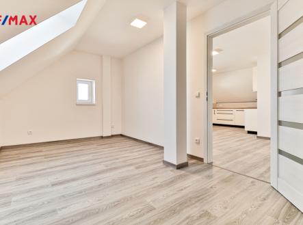 Pronájem bytu, 2+kk, 40 m²
