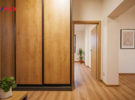 Pronájem bytu, 3+kk, 82 m²