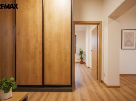 Pronájem bytu, 3+kk, 82 m²