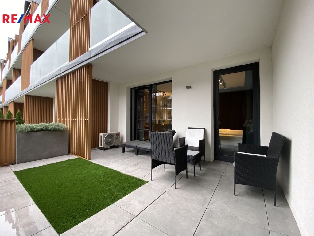 +420 776 335 999, ladislav.urbancik@re-max.cz