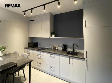 +420 730 823 682 | denisa.sochova@re-max.cz