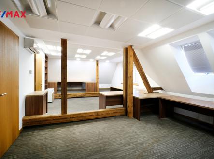 Pronájem kanceláře, 124 m²