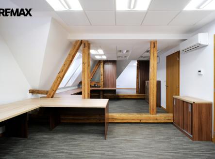 Pronájem kanceláře, 124 m²