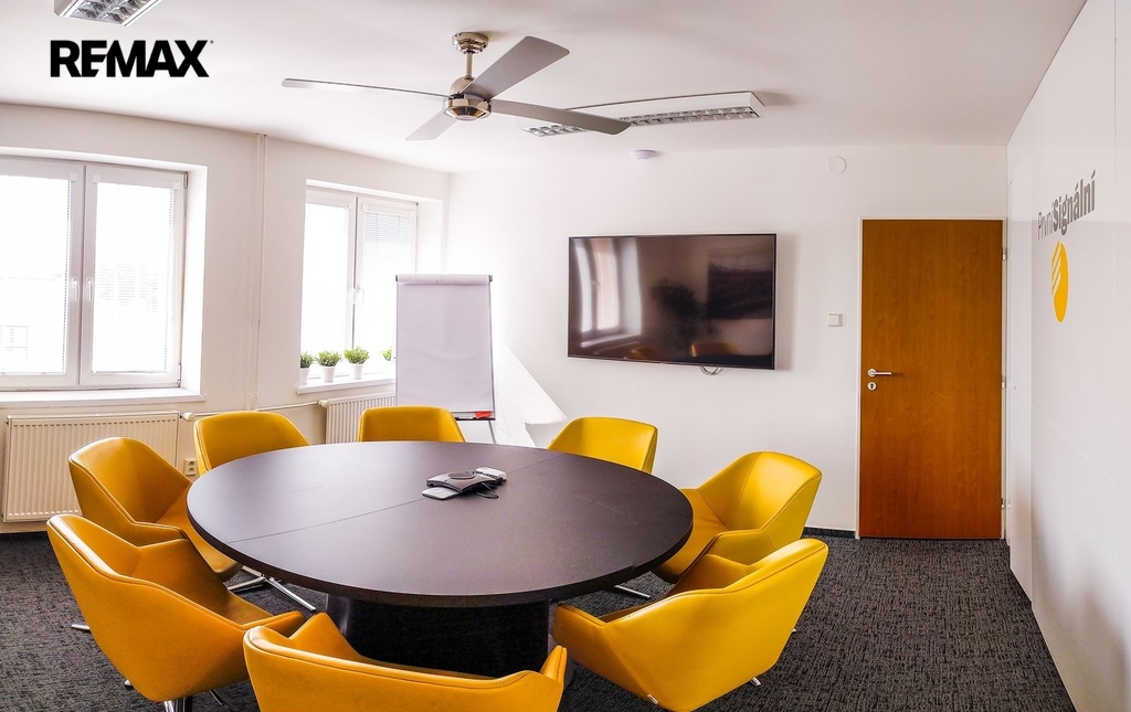 +420 739 604 767 I www.vaclavadamcik.cz I vaclav.adamcik@re-max.cz I prodej komerčního areálu Ostrava