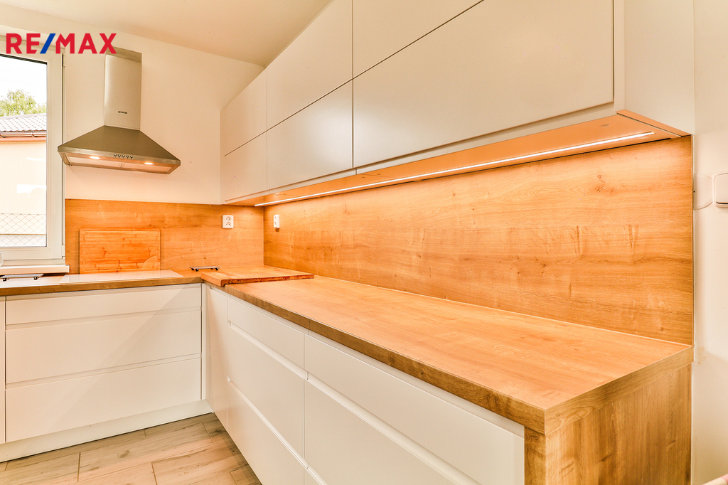 +420 739 604 767 I www.vaclavadamcik.cz I vaclav.adamcik@re-max.cz