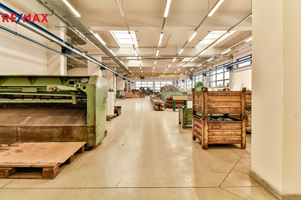 +420 739 604 767 I vaclav.adamcik@re-max.cz I pronájem komerčních prostor Ostrava